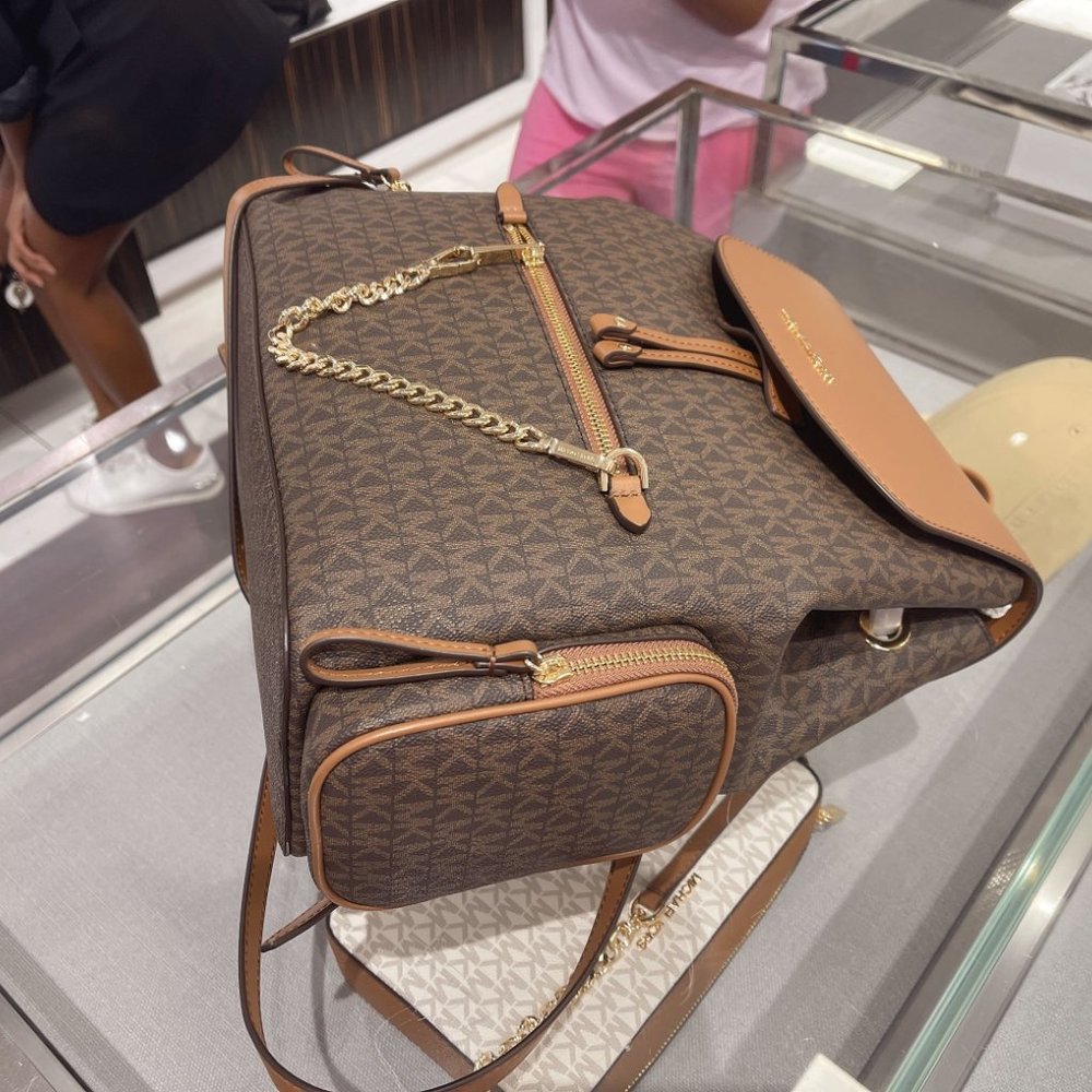 MK JST LG Chain Flap Backpack Brown Logo - Picture 5 of 8